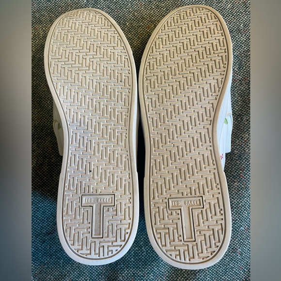 Ted Baker Hummingbird Floral Sneakers - Picture 9 of 10